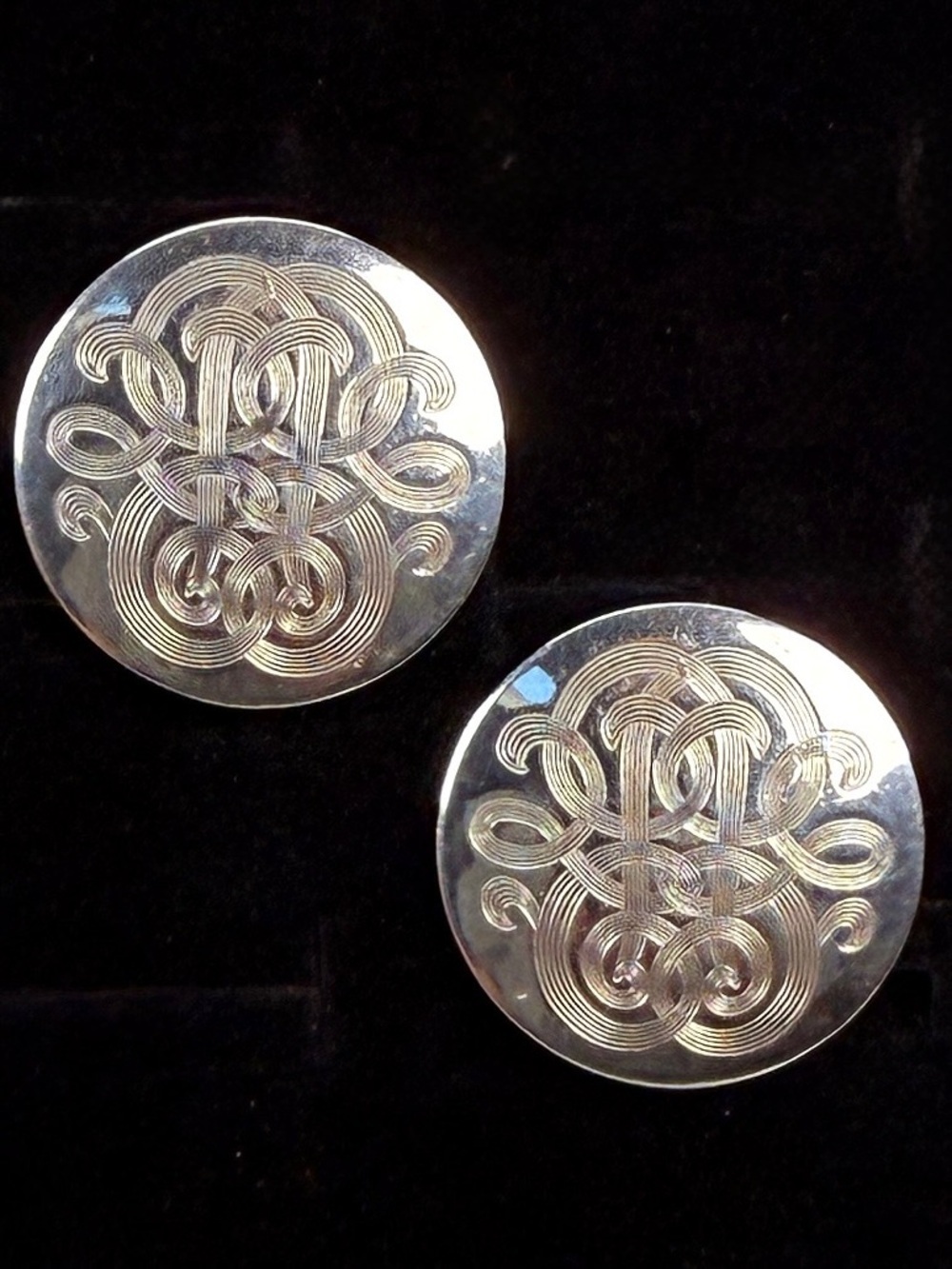 Vintage Silvertone Round intricate Design clip on earrings